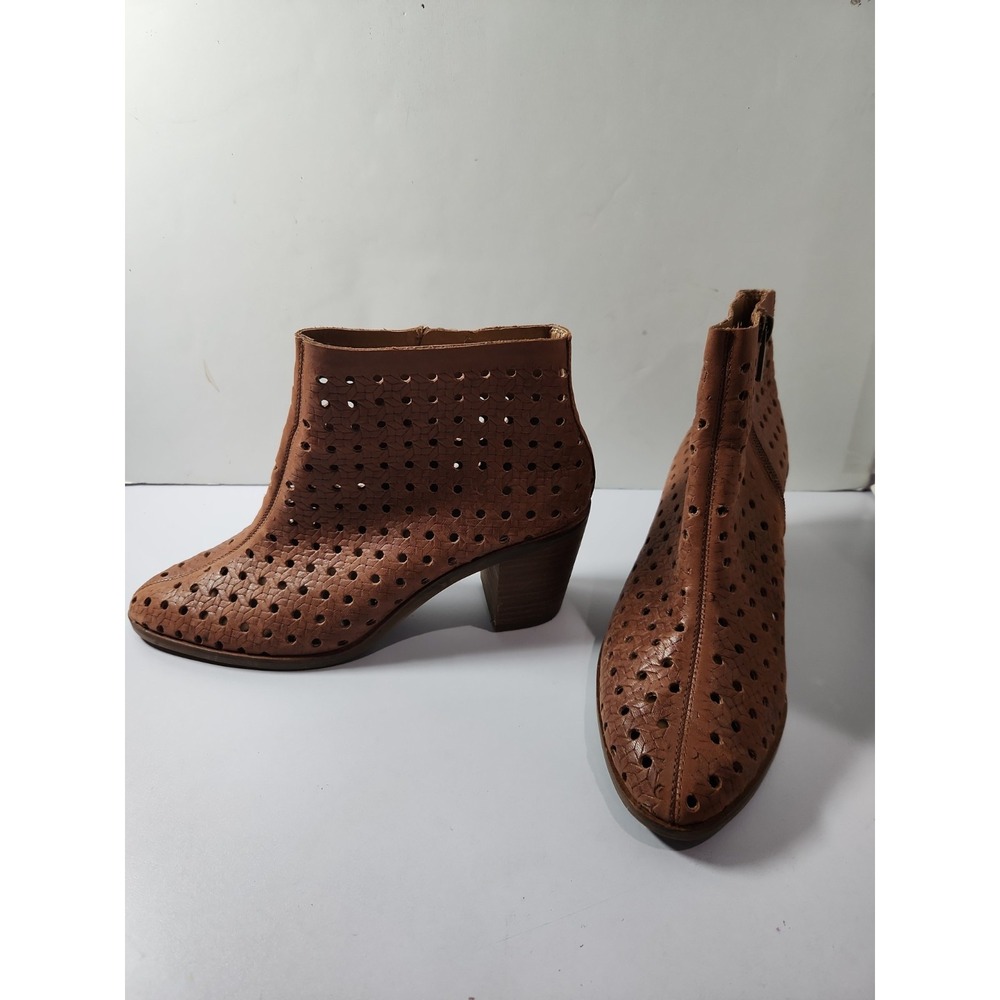 Lucky Brand Painina Tan Leather Perforated Woven Ankle Boots Womens 8.5 M 39 - Picture 2 of 8